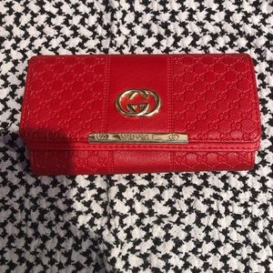 NIB Gucci Red Micro Shima Long Wallet